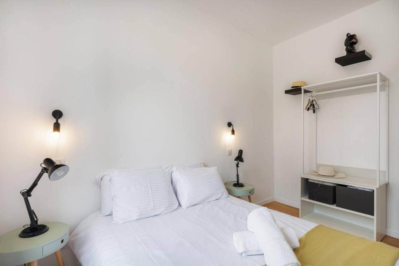 White Light, 1 Minute A Pied Du Port! Appartement